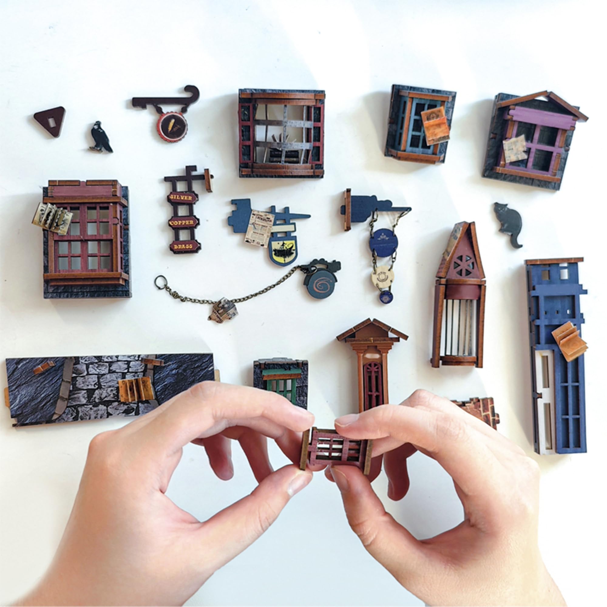 Harry . Potter: Magic Night Alley - DIY Book Nook Kit
